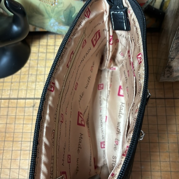 Stone Mountain USA Bag Black Leather w PVC Silver Zipper Pockets 9”Lx6.75”Hx2”D - Picture 14 of 17